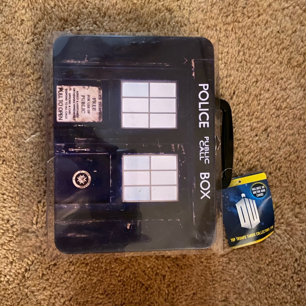New Doctor Who police box tin with metal box